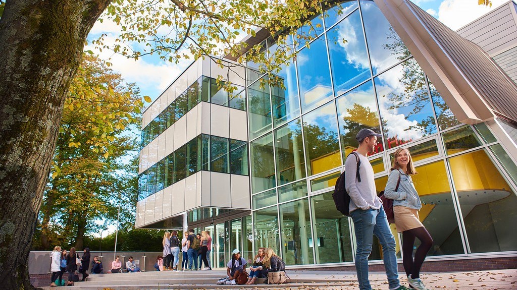 Edge Hill University (Edge Hill University)